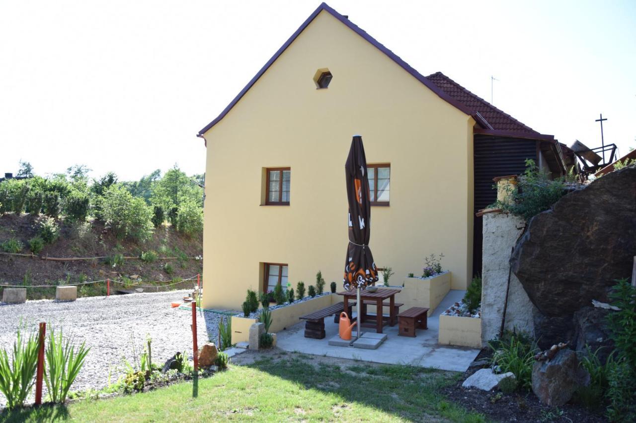 Apartmany Pod Klasterem Kladruby  Buitenkant foto